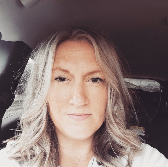 Meet your Posher, Christina - Picture 1 of 1